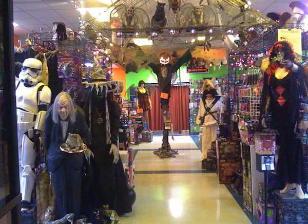 Halloween Express - Costume Store - St.Paul, MN 55109